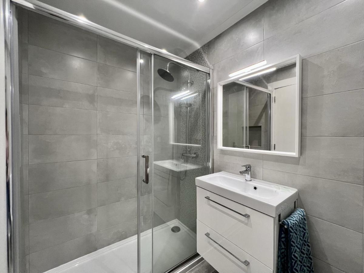 Armacao De Pera Brightness 2 With Pool By Homing Lejlighed Eksteriør billede