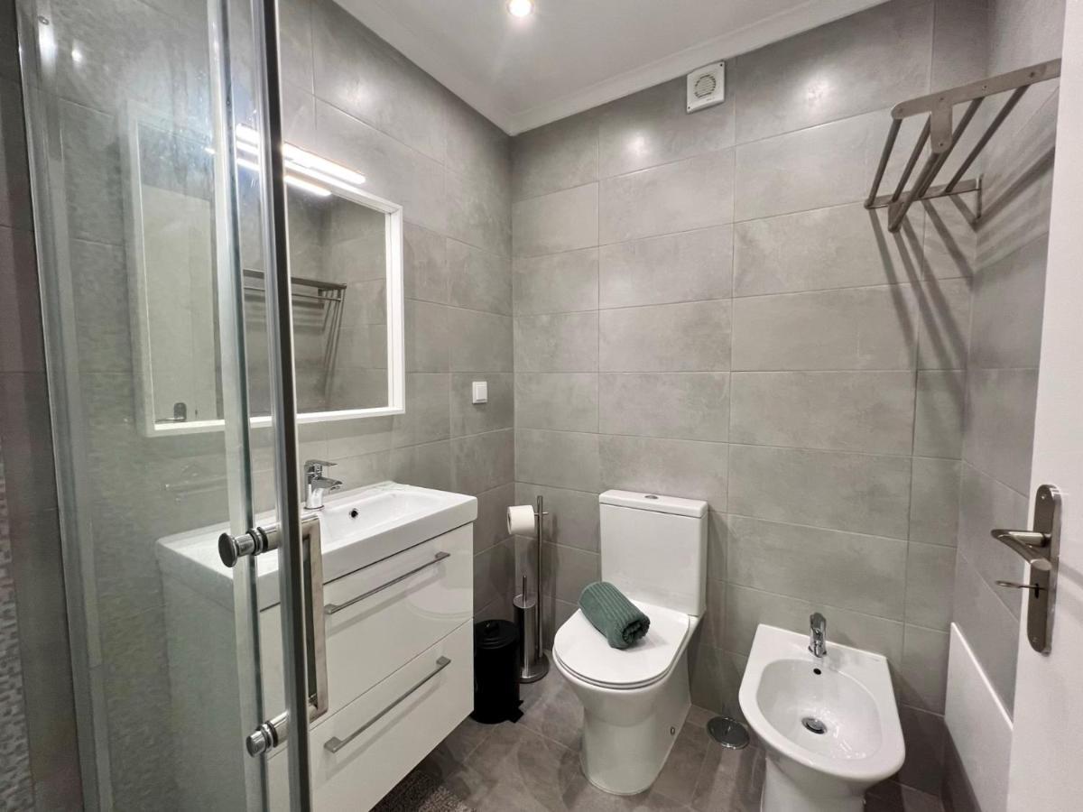 Armacao De Pera Brightness 2 With Pool By Homing Lejlighed Eksteriør billede