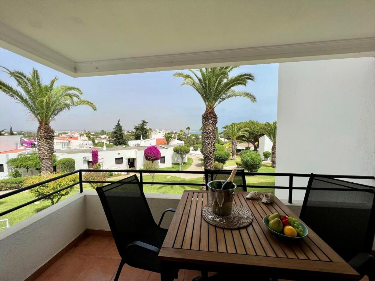 Armacao De Pera Brightness 2 With Pool By Homing Lejlighed Eksteriør billede