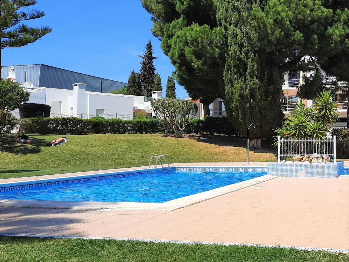 Armacao De Pera Brightness 2 With Pool By Homing Lejlighed Eksteriør billede