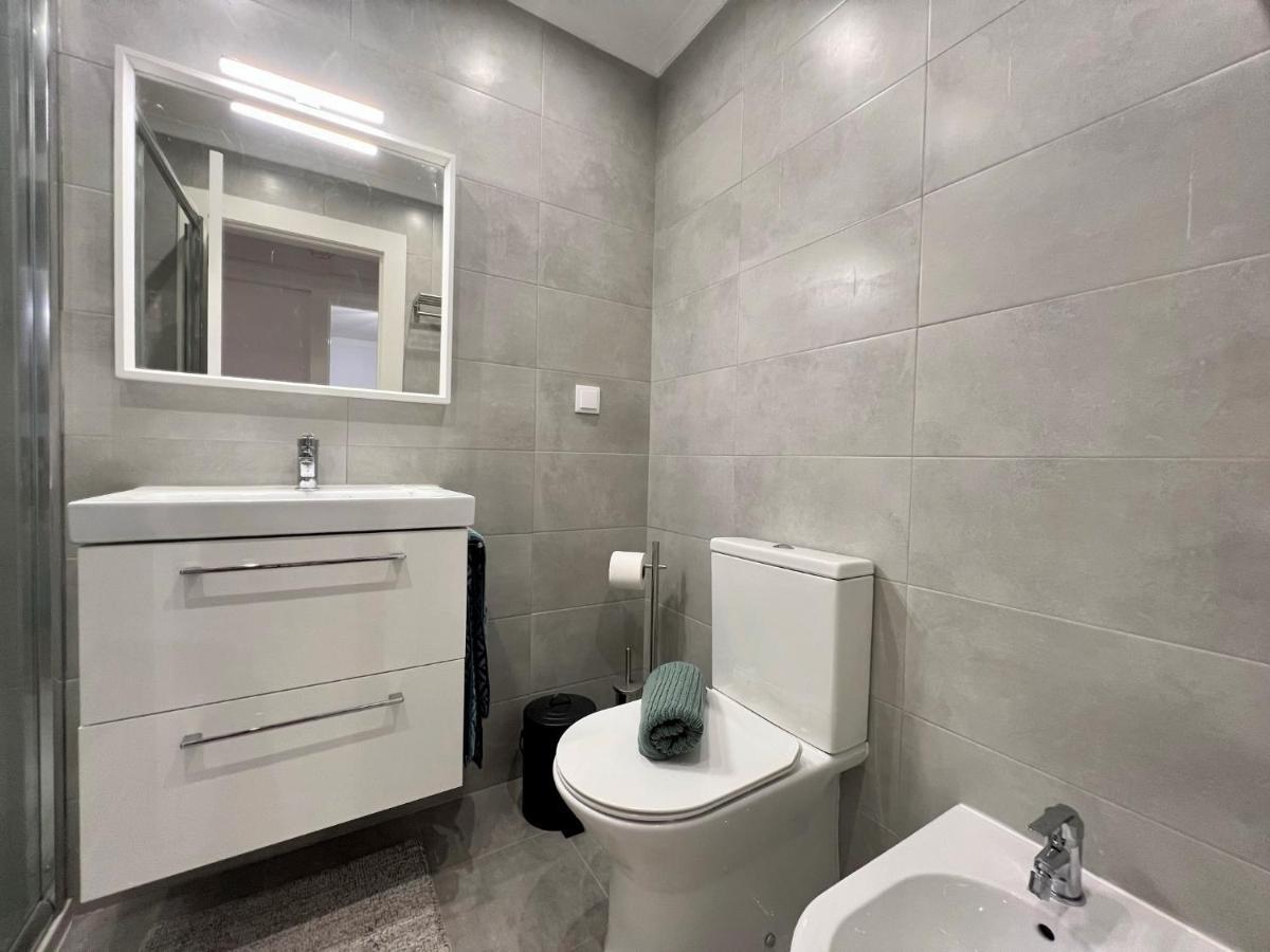 Armacao De Pera Brightness 2 With Pool By Homing Lejlighed Eksteriør billede