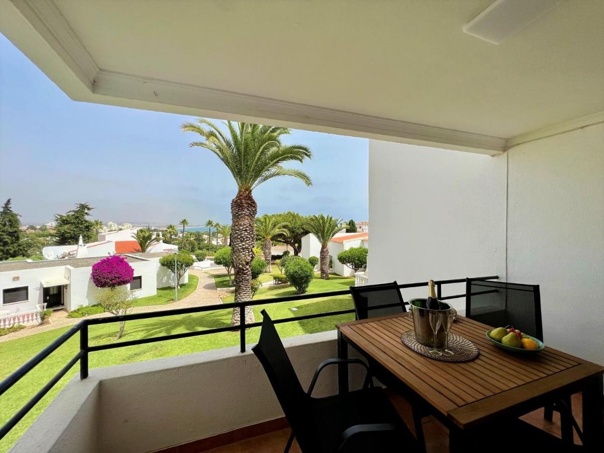 Armacao De Pera Brightness 2 With Pool By Homing Lejlighed Eksteriør billede